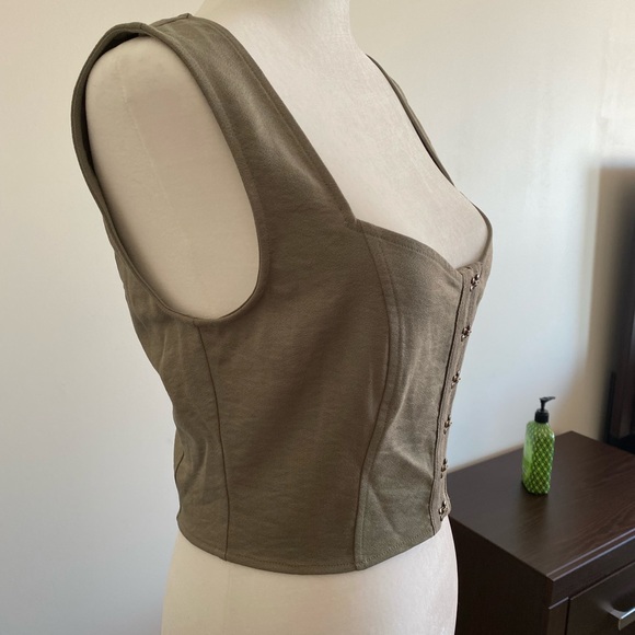 LEITH GREEN VEST - Picture 5 of 11